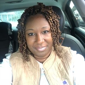 Meet your Posher, Dionne